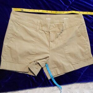 A.N.A. Womens Khaki size 10 shorts with pockets